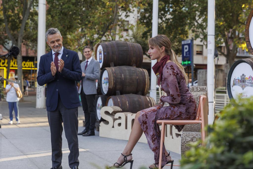 Imagen La actriz Helena Ezquerro destaca en su pregón de las fiestas de San Mateo que en Logroño “aprendió a amar el teatro”
