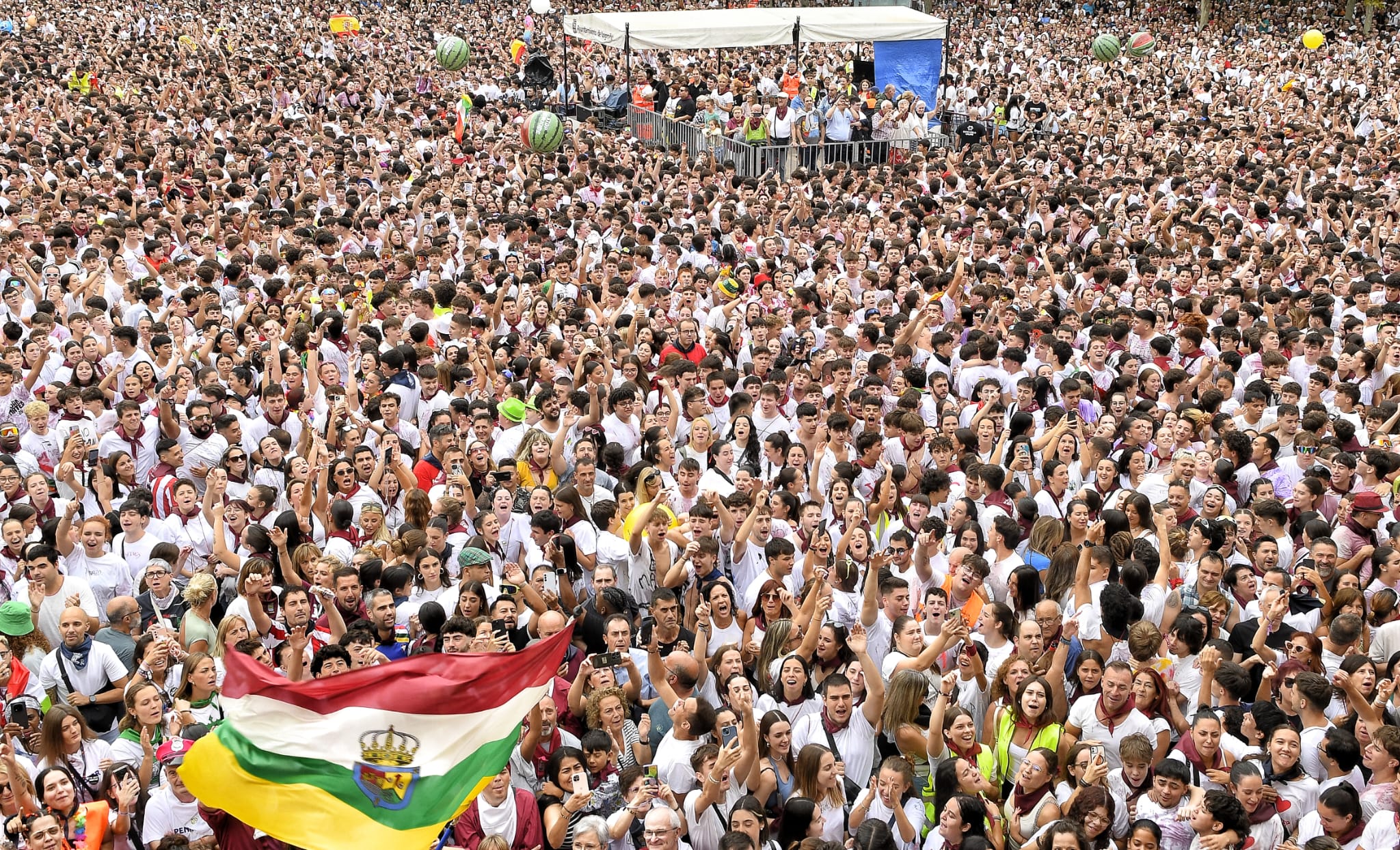 Imagen Las fiestas de San Mateo 2026 se inician mañana con el lanzamiento del cohete a las 12:00 horas en la plaza del Ayuntamiento