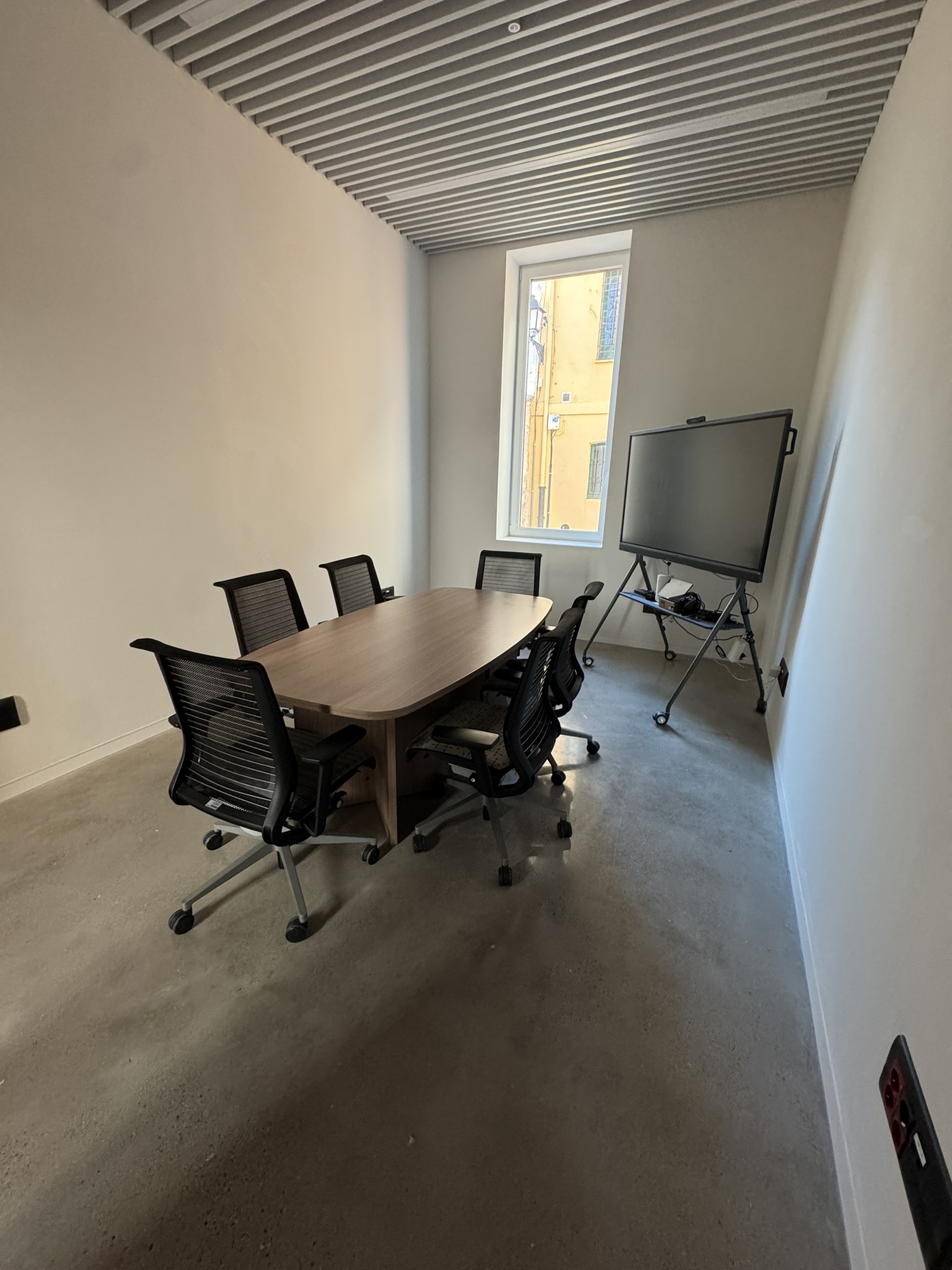 Imagen El espacio coworking del Colegio de San Bernabé comienza su andadura