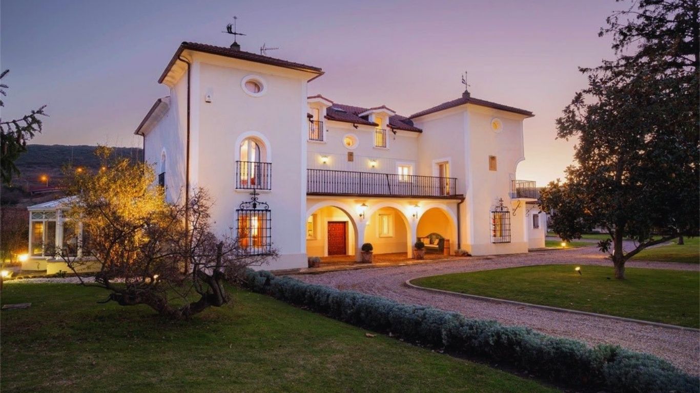 Fachada de Bodegas Marqués de Vargas