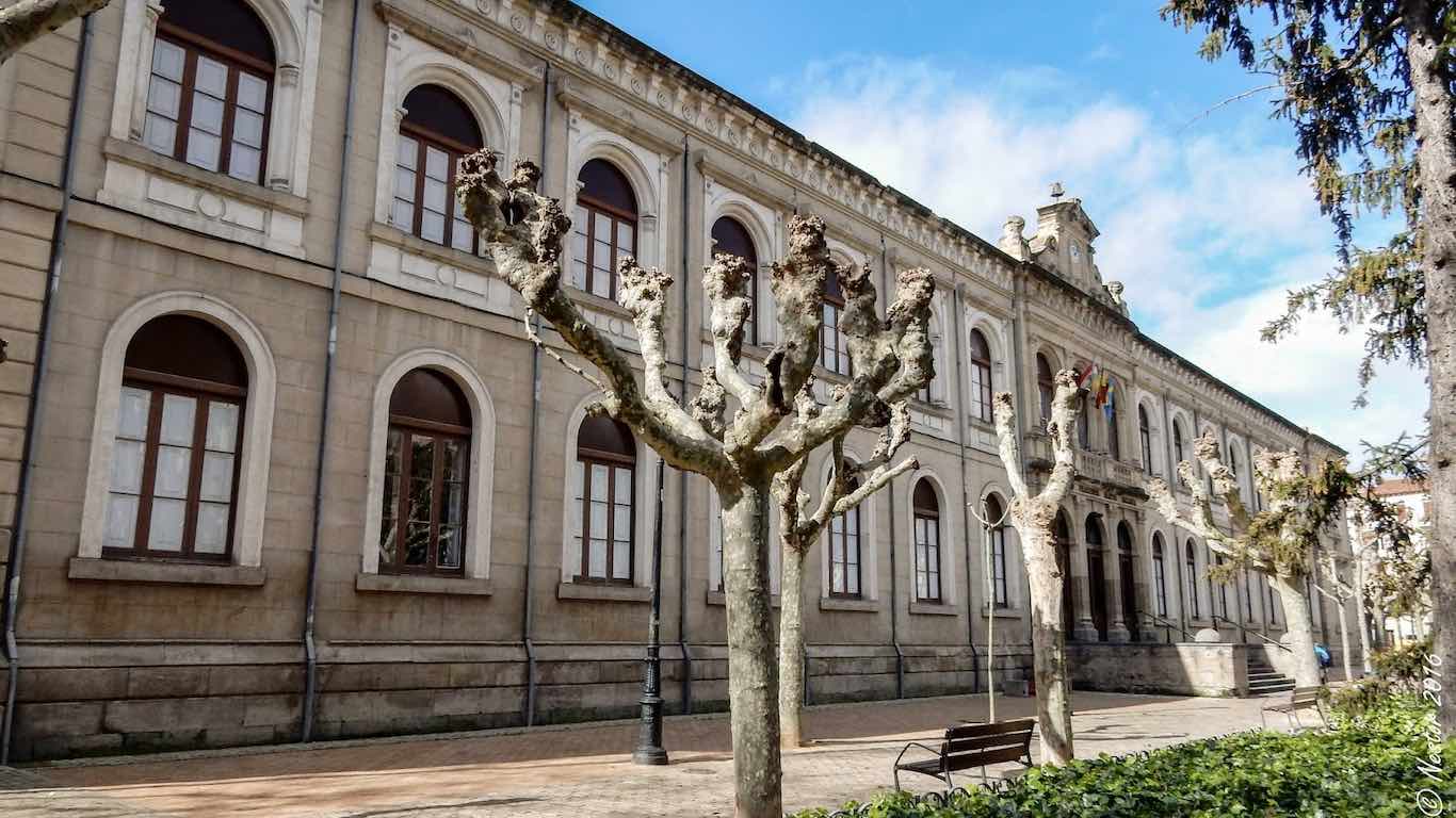 Fachada del Instituto Sagasta