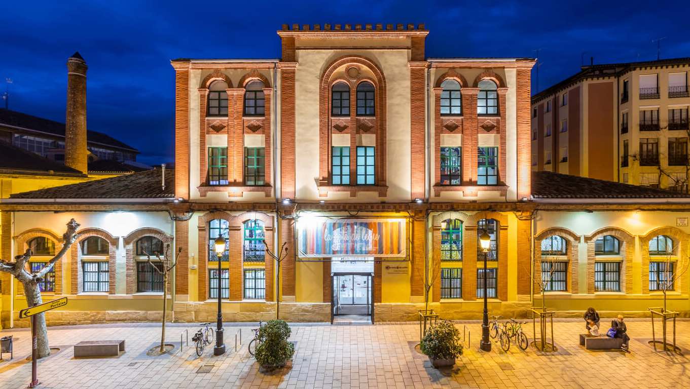 Fachada del edificio de La Gota de Leche