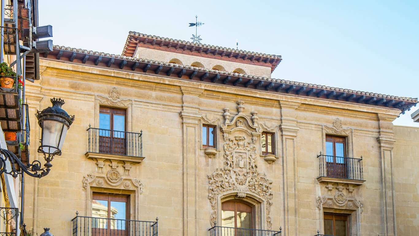 Fachada del Museo de La Rioja