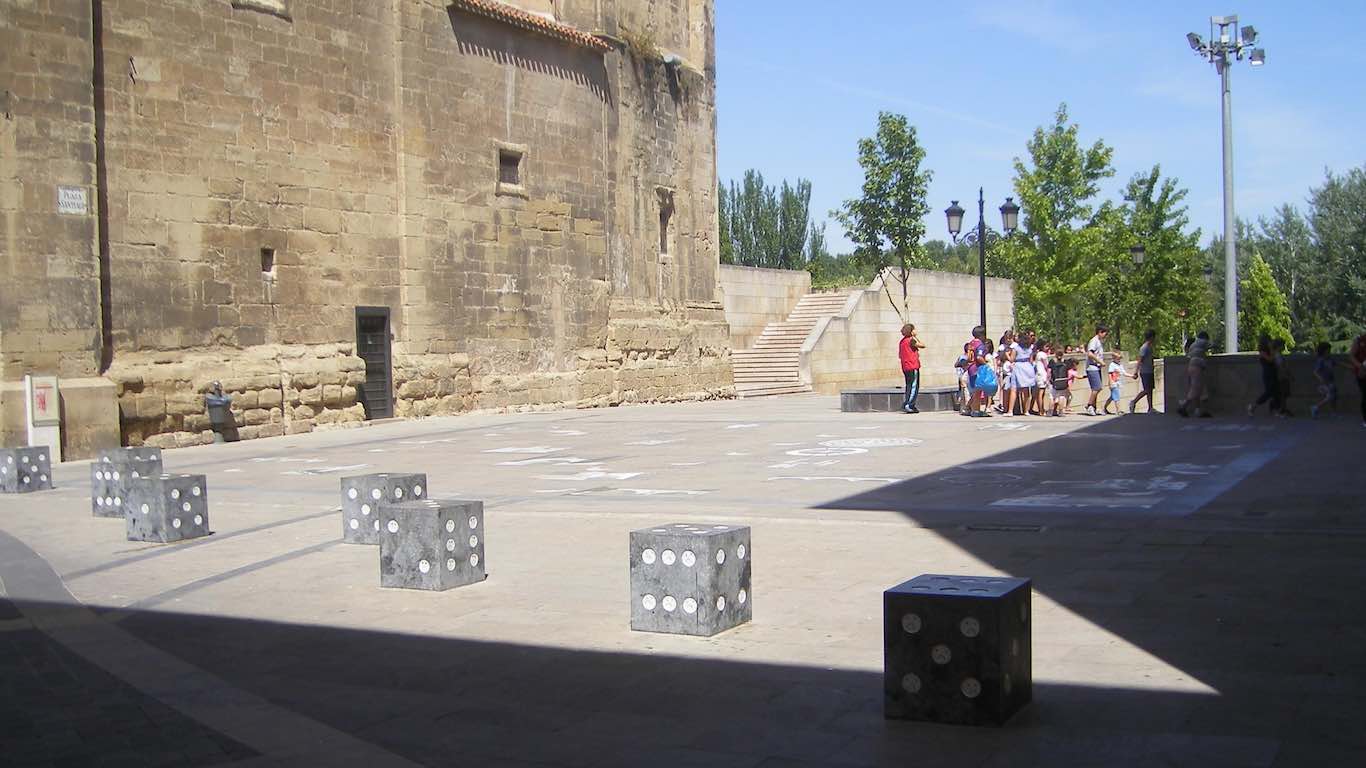 Grupo de niños en la Plaza de Santiago 